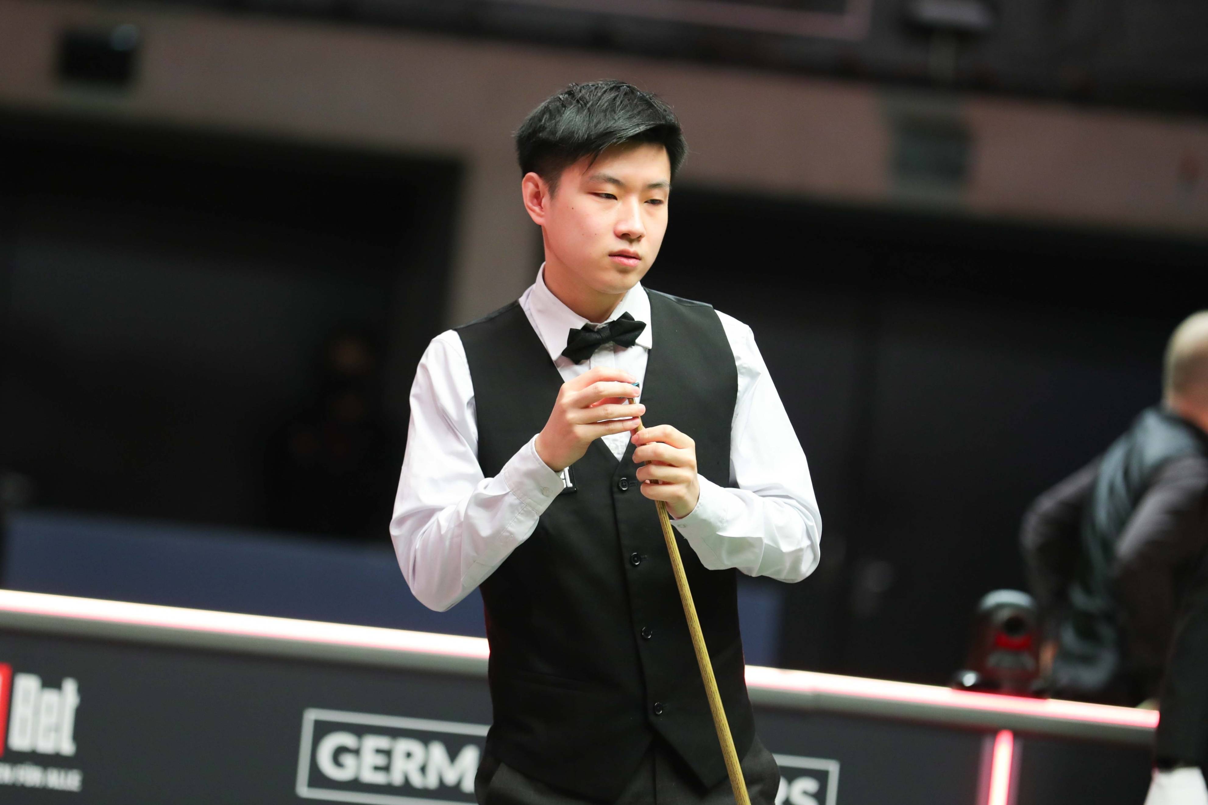 一人獨撐球 一人獨撐球