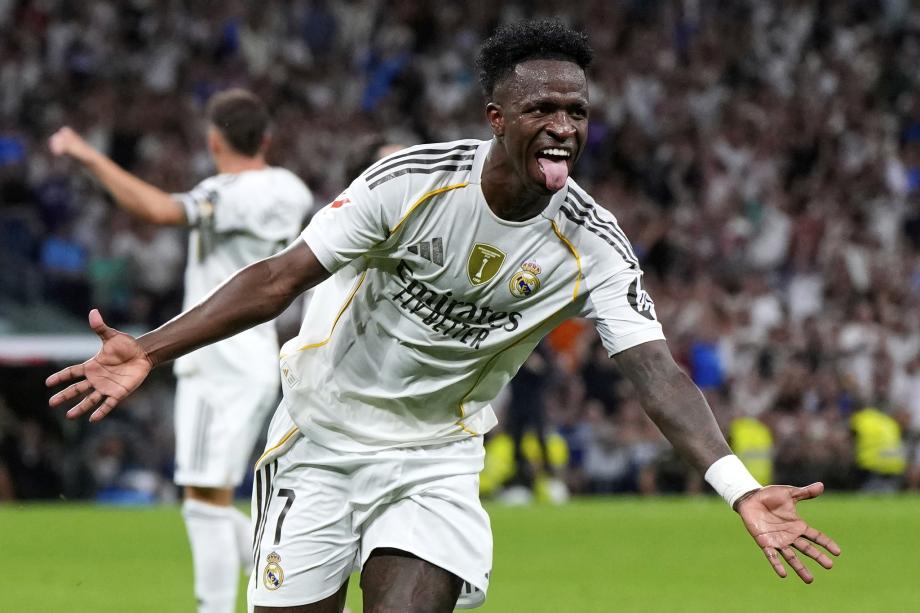 令球迷们对 令球迷们对